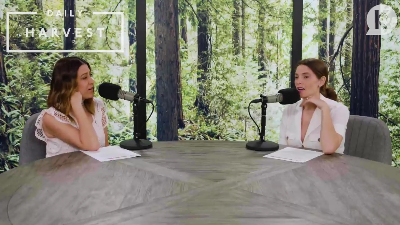 Ashley-Greene-dot-nl_TheTwilightEffectPostcast-Aflevering9NewMoonRewatchPart3of3-0370.jpg Ashley-Greene-dot-nl_TheTwilightEffectPostcast-Aflevering9NewMoonRewatchPart3of3-0370.jpg