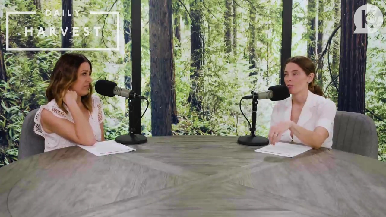 Ashley-Greene-dot-nl_TheTwilightEffectPostcast-Aflevering9NewMoonRewatchPart3of3-0372.jpg Ashley-Greene-dot-nl_TheTwilightEffectPostcast-Aflevering9NewMoonRewatchPart3of3-0372.jpg