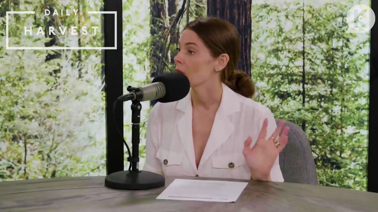 Ashley-Greene-dot-nl_TheTwilightEffectPostcast-Aflevering9NewMoonRewatchPart3of3-0378.jpg Ashley-Greene-dot-nl_TheTwilightEffectPostcast-Aflevering9NewMoonRewatchPart3of3-0378.jpg