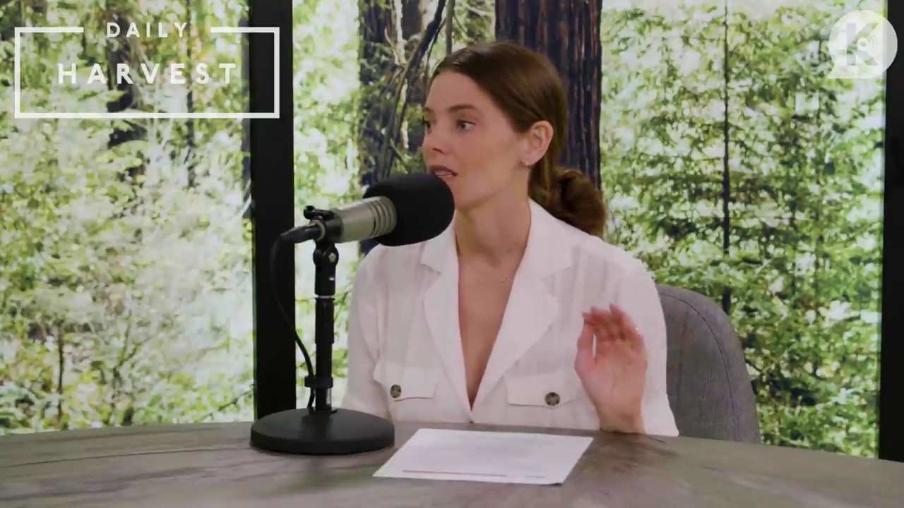 Ashley-Greene-dot-nl_TheTwilightEffectPostcast-Aflevering9NewMoonRewatchPart3of3-0380.jpg Ashley-Greene-dot-nl_TheTwilightEffectPostcast-Aflevering9NewMoonRewatchPart3of3-0380.jpg