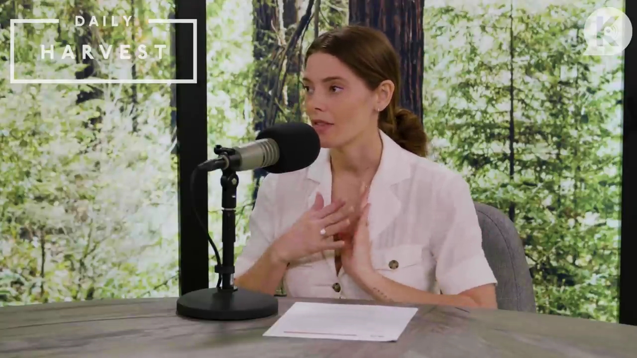 Ashley-Greene-dot-nl_TheTwilightEffectPostcast-Aflevering9NewMoonRewatchPart3of3-0381.jpg Ashley-Greene-dot-nl_TheTwilightEffectPostcast-Aflevering9NewMoonRewatchPart3of3-0381.jpg