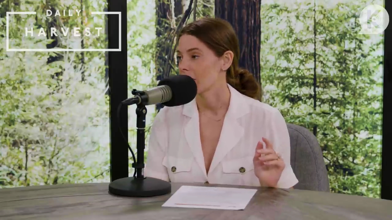 Ashley-Greene-dot-nl_TheTwilightEffectPostcast-Aflevering9NewMoonRewatchPart3of3-0388.jpg Ashley-Greene-dot-nl_TheTwilightEffectPostcast-Aflevering9NewMoonRewatchPart3of3-0388.jpg