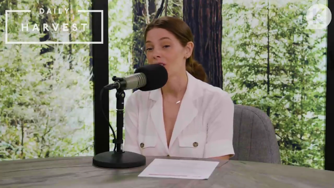 Ashley-Greene-dot-nl_TheTwilightEffectPostcast-Aflevering9NewMoonRewatchPart3of3-0398.jpg Ashley-Greene-dot-nl_TheTwilightEffectPostcast-Aflevering9NewMoonRewatchPart3of3-0398.jpg