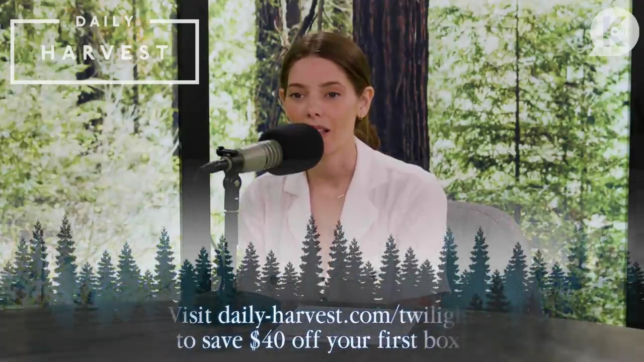 Ashley-Greene-dot-nl_TheTwilightEffectPostcast-Aflevering9NewMoonRewatchPart3of3-0400.jpg Ashley-Greene-dot-nl_TheTwilightEffectPostcast-Aflevering9NewMoonRewatchPart3of3-0400.jpg