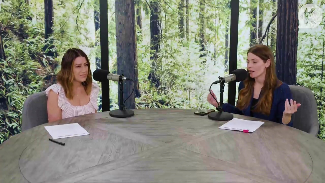 Ashley-Greene-dot-nl_TheTwilightEffectPostcast-Aflevering9NewMoonRewatchPart3of3-0449.jpg Ashley-Greene-dot-nl_TheTwilightEffectPostcast-Aflevering9NewMoonRewatchPart3of3-0449.jpg