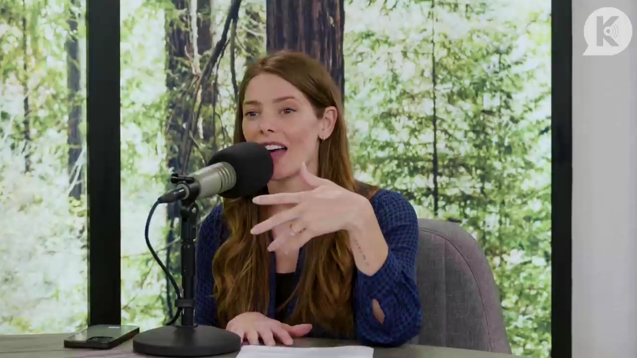 Ashley-Greene-dot-nl_TheTwilightEffectPostcast-Aflevering9NewMoonRewatchPart3of3-0452.jpg Ashley-Greene-dot-nl_TheTwilightEffectPostcast-Aflevering9NewMoonRewatchPart3of3-0452.jpg