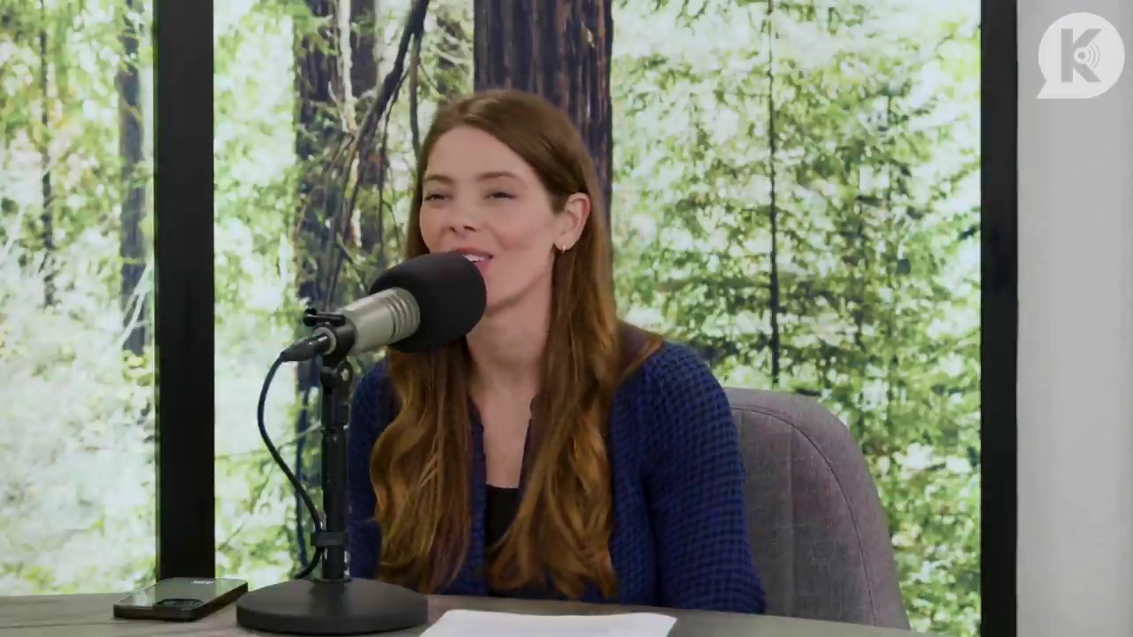 Ashley-Greene-dot-nl_TheTwilightEffectPostcast-Aflevering9NewMoonRewatchPart3of3-0471.jpg Ashley-Greene-dot-nl_TheTwilightEffectPostcast-Aflevering9NewMoonRewatchPart3of3-0471.jpg