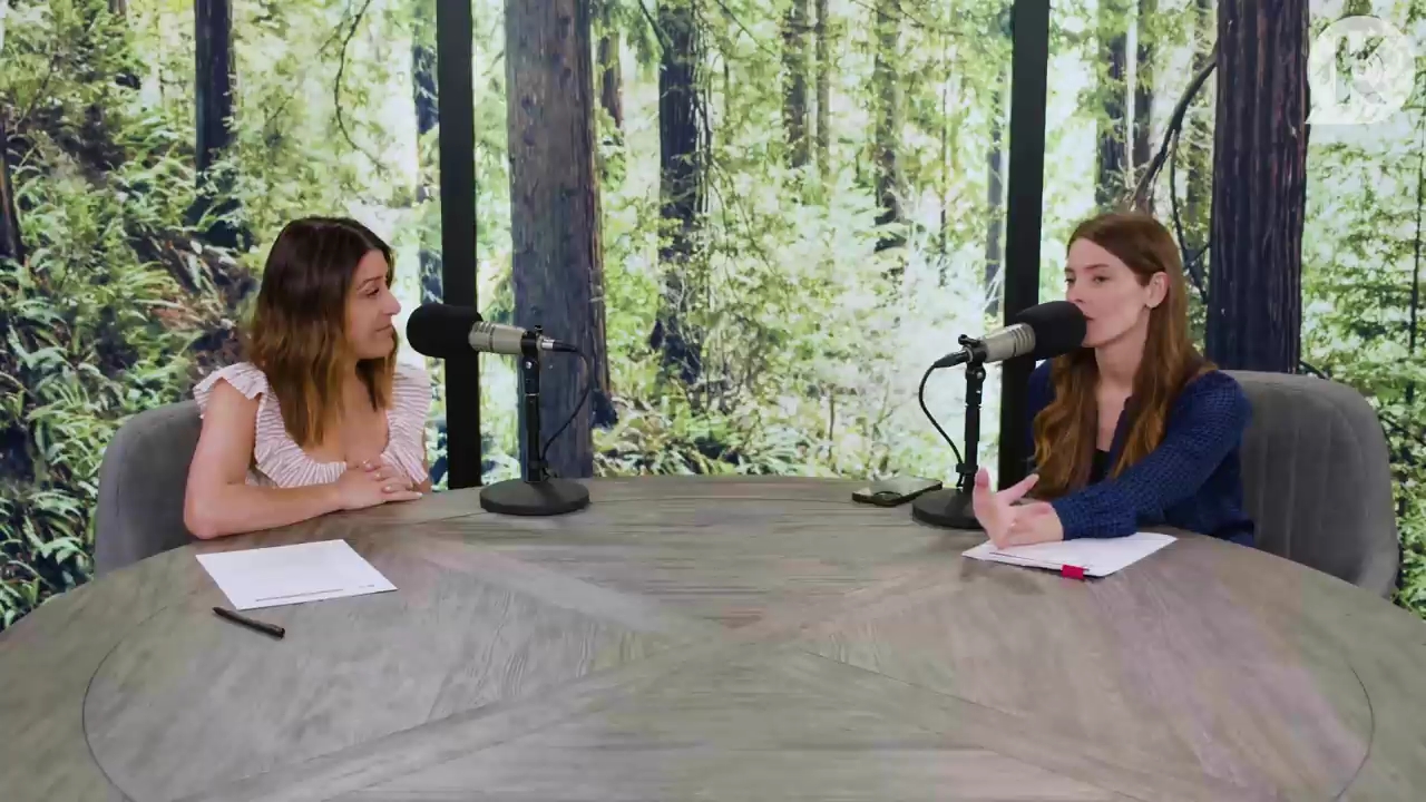 Ashley-Greene-dot-nl_TheTwilightEffectPostcast-Aflevering9NewMoonRewatchPart3of3-0502.jpg Ashley-Greene-dot-nl_TheTwilightEffectPostcast-Aflevering9NewMoonRewatchPart3of3-0502.jpg