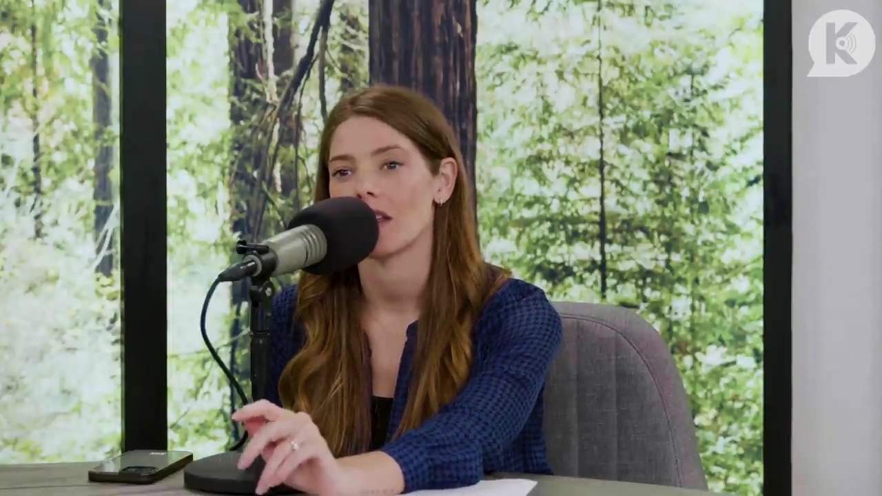 Ashley-Greene-dot-nl_TheTwilightEffectPostcast-Aflevering9NewMoonRewatchPart3of3-0512.jpg Ashley-Greene-dot-nl_TheTwilightEffectPostcast-Aflevering9NewMoonRewatchPart3of3-0512.jpg