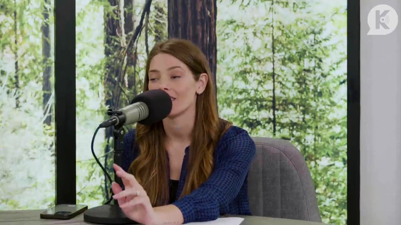 Ashley-Greene-dot-nl_TheTwilightEffectPostcast-Aflevering9NewMoonRewatchPart3of3-0513.jpg Ashley-Greene-dot-nl_TheTwilightEffectPostcast-Aflevering9NewMoonRewatchPart3of3-0513.jpg