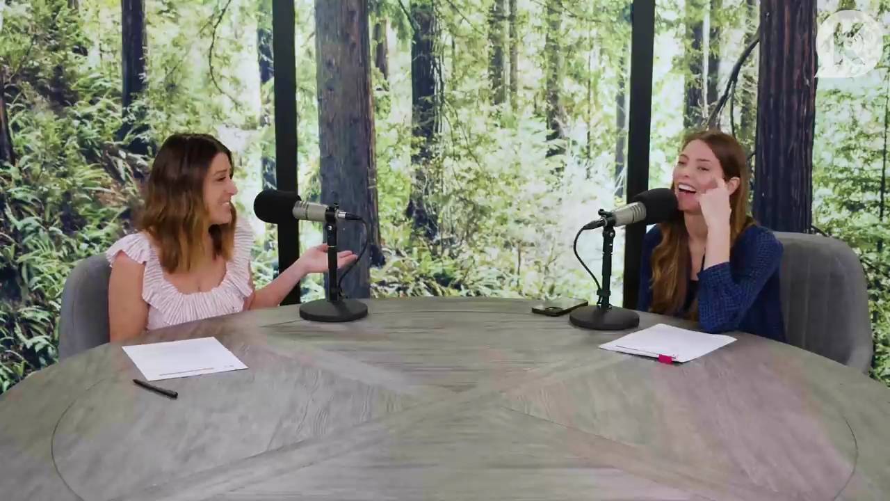 Ashley-Greene-dot-nl_TheTwilightEffectPostcast-Aflevering9NewMoonRewatchPart3of3-0538.jpg Ashley-Greene-dot-nl_TheTwilightEffectPostcast-Aflevering9NewMoonRewatchPart3of3-0538.jpg