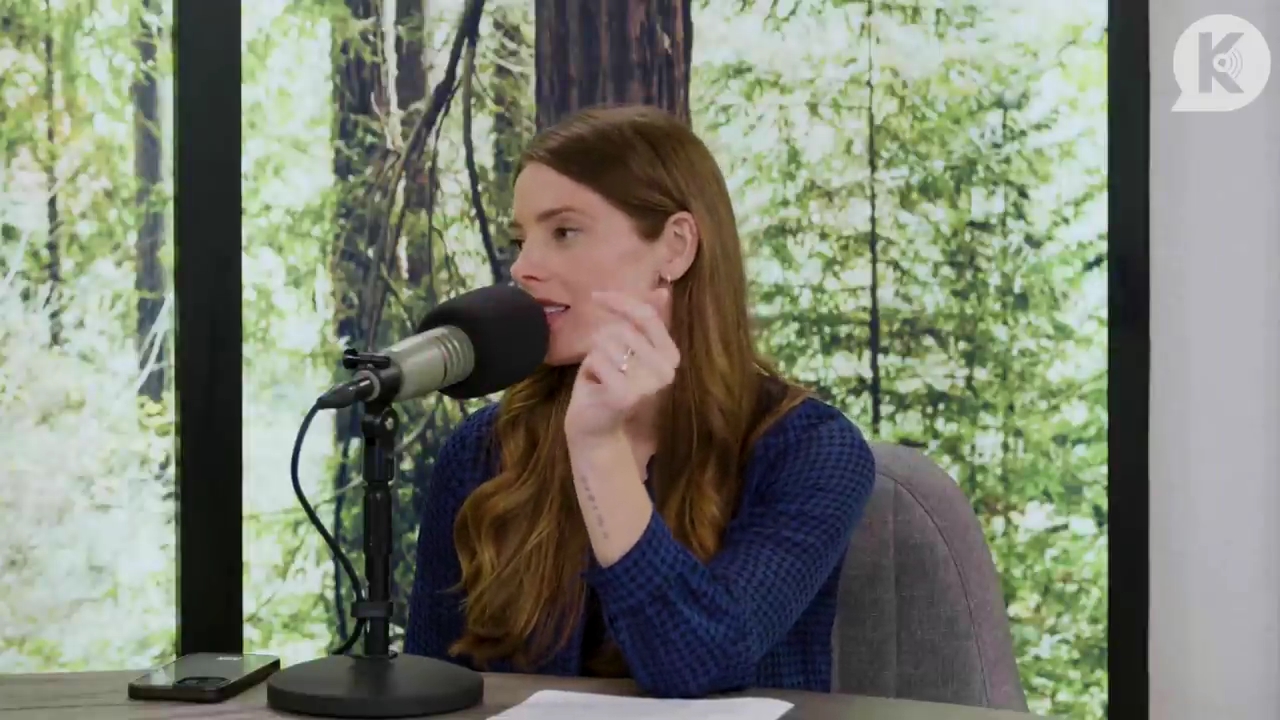 Ashley-Greene-dot-nl_TheTwilightEffectPostcast-Aflevering9NewMoonRewatchPart3of3-0548.jpg Ashley-Greene-dot-nl_TheTwilightEffectPostcast-Aflevering9NewMoonRewatchPart3of3-0548.jpg