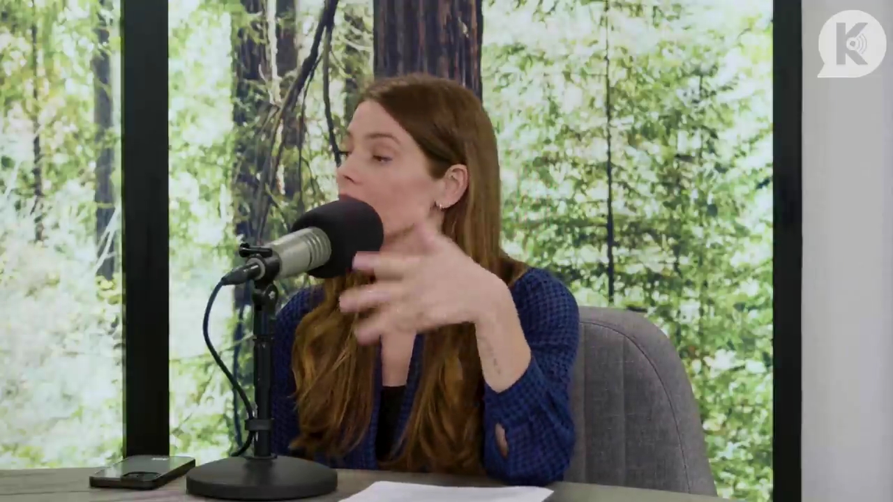 Ashley-Greene-dot-nl_TheTwilightEffectPostcast-Aflevering9NewMoonRewatchPart3of3-0579.jpg Ashley-Greene-dot-nl_TheTwilightEffectPostcast-Aflevering9NewMoonRewatchPart3of3-0579.jpg