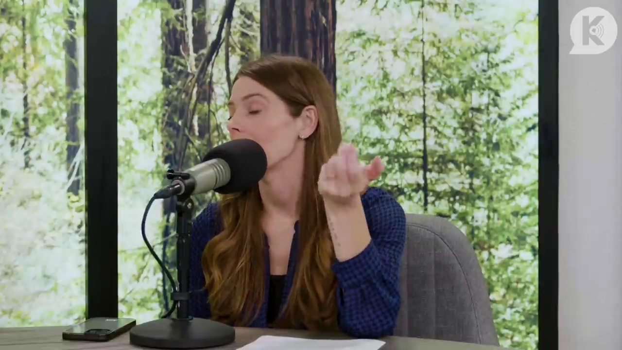 Ashley-Greene-dot-nl_TheTwilightEffectPostcast-Aflevering9NewMoonRewatchPart3of3-0583.jpg Ashley-Greene-dot-nl_TheTwilightEffectPostcast-Aflevering9NewMoonRewatchPart3of3-0583.jpg