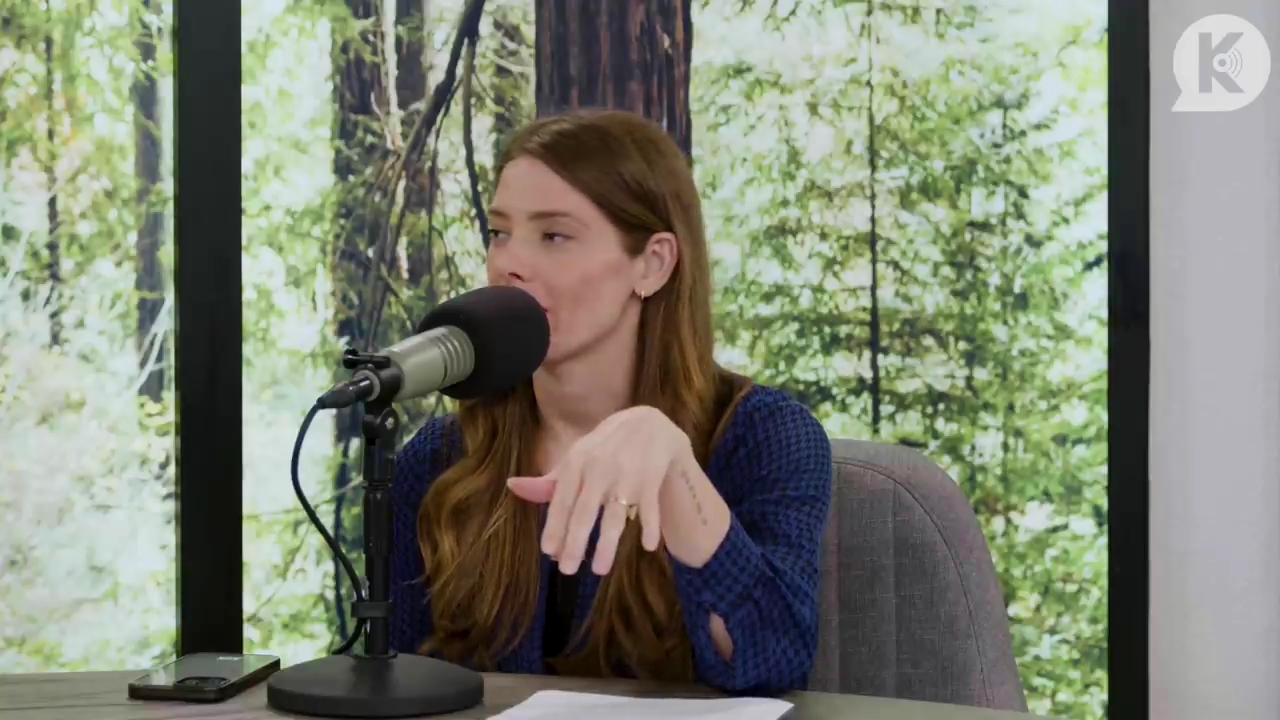 Ashley-Greene-dot-nl_TheTwilightEffectPostcast-Aflevering9NewMoonRewatchPart3of3-0592.jpg Ashley-Greene-dot-nl_TheTwilightEffectPostcast-Aflevering9NewMoonRewatchPart3of3-0592.jpg