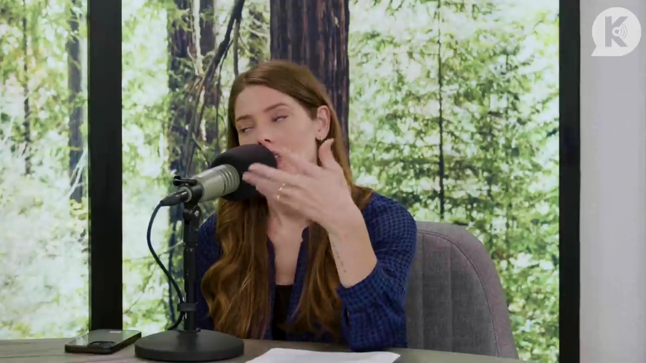 Ashley-Greene-dot-nl_TheTwilightEffectPostcast-Aflevering9NewMoonRewatchPart3of3-0612.jpg Ashley-Greene-dot-nl_TheTwilightEffectPostcast-Aflevering9NewMoonRewatchPart3of3-0612.jpg