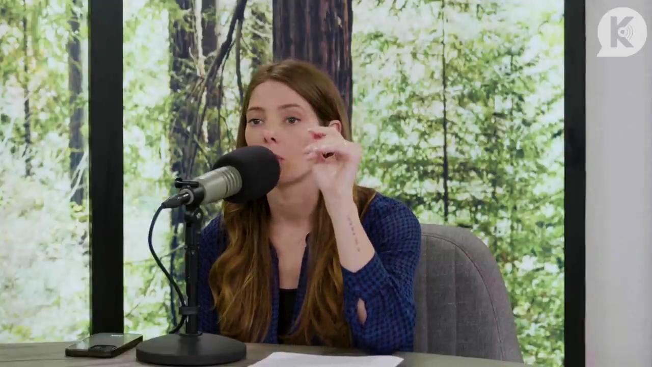 Ashley-Greene-dot-nl_TheTwilightEffectPostcast-Aflevering9NewMoonRewatchPart3of3-0634.jpg Ashley-Greene-dot-nl_TheTwilightEffectPostcast-Aflevering9NewMoonRewatchPart3of3-0634.jpg