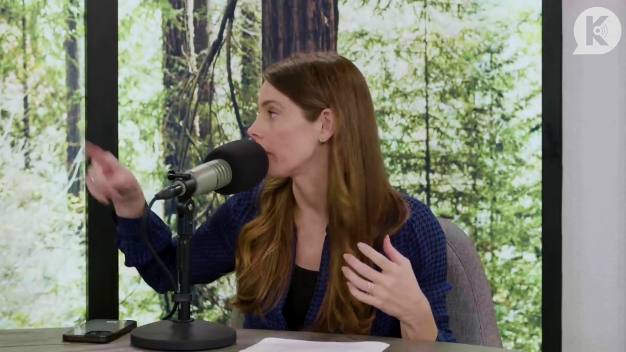 Ashley-Greene-dot-nl_TheTwilightEffectPostcast-Aflevering9NewMoonRewatchPart3of3-0673.jpg Ashley-Greene-dot-nl_TheTwilightEffectPostcast-Aflevering9NewMoonRewatchPart3of3-0673.jpg