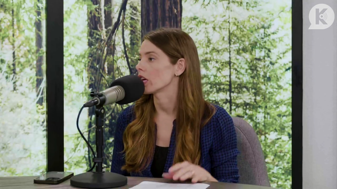 Ashley-Greene-dot-nl_TheTwilightEffectPostcast-Aflevering9NewMoonRewatchPart3of3-0674.jpg Ashley-Greene-dot-nl_TheTwilightEffectPostcast-Aflevering9NewMoonRewatchPart3of3-0674.jpg