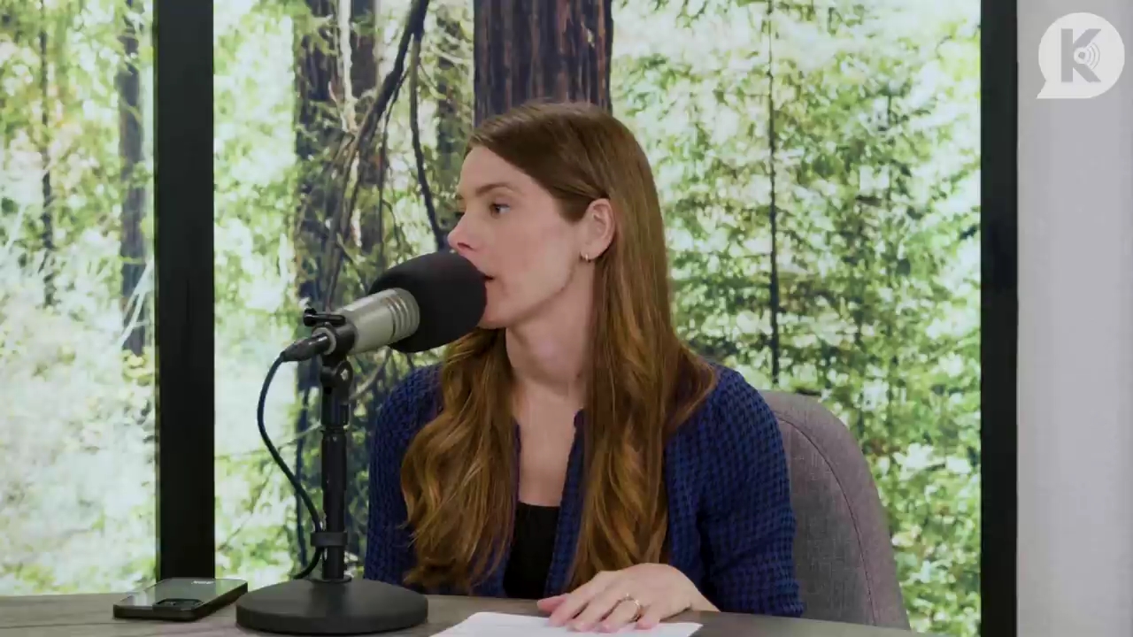 Ashley-Greene-dot-nl_TheTwilightEffectPostcast-Aflevering9NewMoonRewatchPart3of3-0676.jpg Ashley-Greene-dot-nl_TheTwilightEffectPostcast-Aflevering9NewMoonRewatchPart3of3-0676.jpg