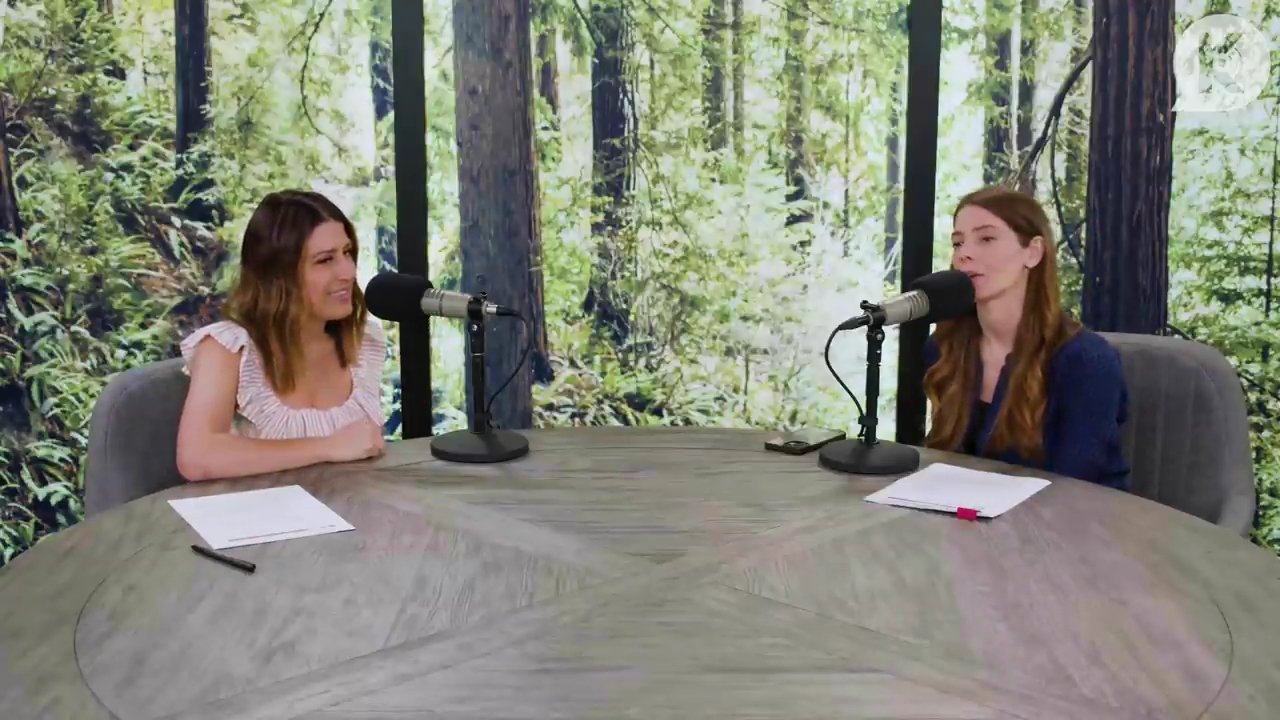 Ashley-Greene-dot-nl_TheTwilightEffectPostcast-Aflevering9NewMoonRewatchPart3of3-0742.jpg Ashley-Greene-dot-nl_TheTwilightEffectPostcast-Aflevering9NewMoonRewatchPart3of3-0742.jpg