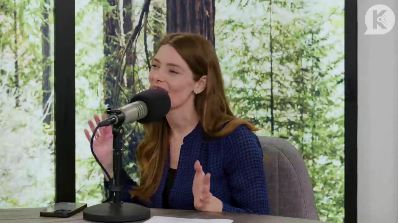 Ashley-Greene-dot-nl_TheTwilightEffectPostcast-Aflevering9NewMoonRewatchPart3of3-0760.jpg Ashley-Greene-dot-nl_TheTwilightEffectPostcast-Aflevering9NewMoonRewatchPart3of3-0760.jpg