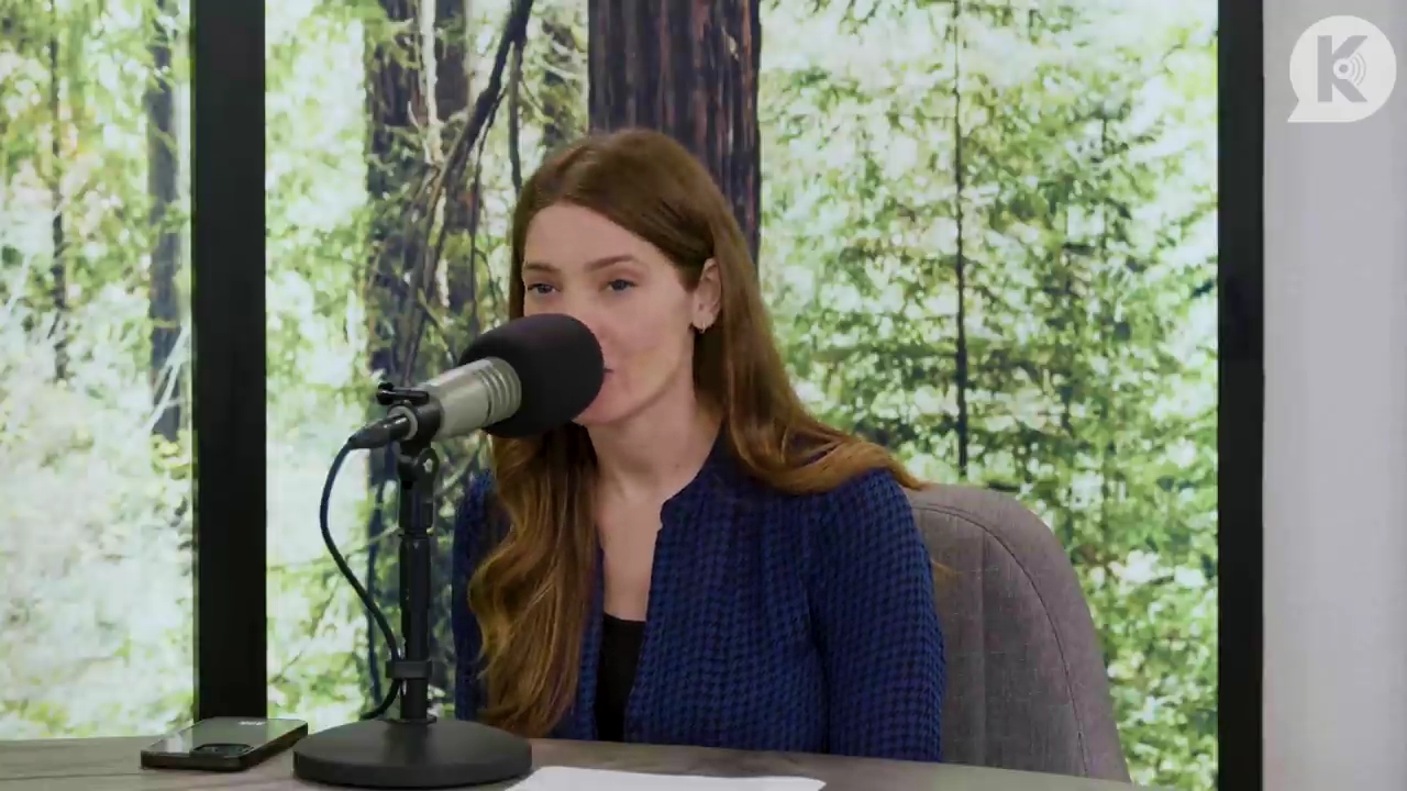Ashley-Greene-dot-nl_TheTwilightEffectPostcast-Aflevering9NewMoonRewatchPart3of3-0766.jpg Ashley-Greene-dot-nl_TheTwilightEffectPostcast-Aflevering9NewMoonRewatchPart3of3-0766.jpg