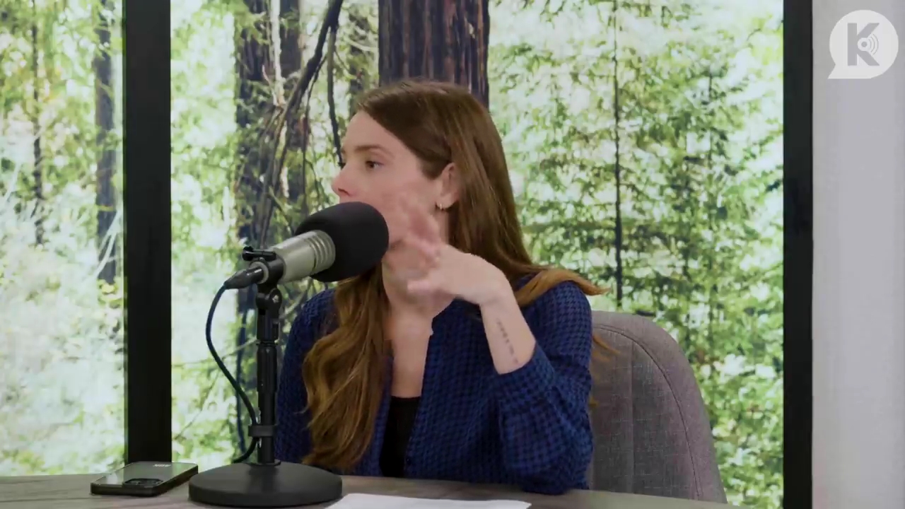 Ashley-Greene-dot-nl_TheTwilightEffectPostcast-Aflevering9NewMoonRewatchPart3of3-0773.jpg Ashley-Greene-dot-nl_TheTwilightEffectPostcast-Aflevering9NewMoonRewatchPart3of3-0773.jpg