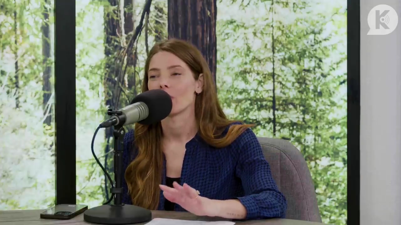 Ashley-Greene-dot-nl_TheTwilightEffectPostcast-Aflevering9NewMoonRewatchPart3of3-0814.jpg Ashley-Greene-dot-nl_TheTwilightEffectPostcast-Aflevering9NewMoonRewatchPart3of3-0814.jpg