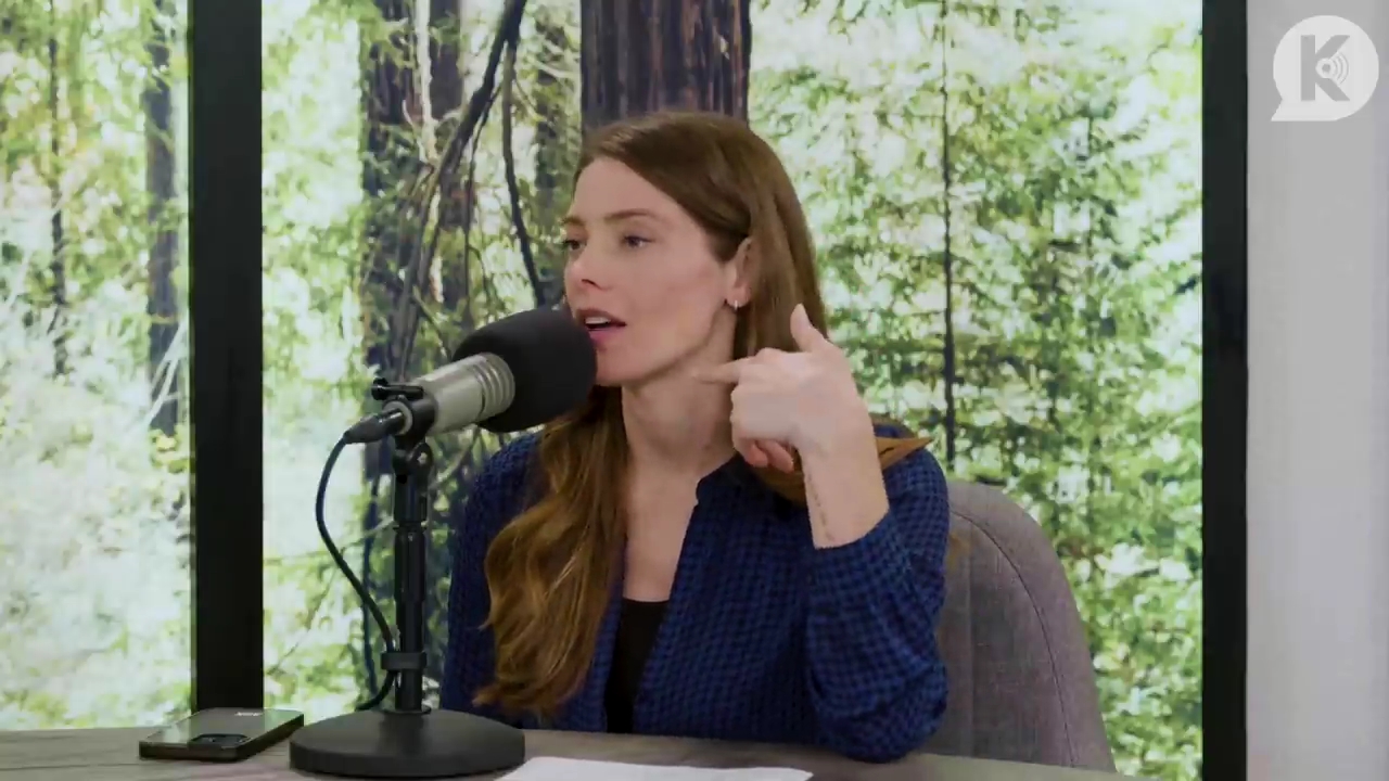 Ashley-Greene-dot-nl_TheTwilightEffectPostcast-Aflevering9NewMoonRewatchPart3of3-0818.jpg Ashley-Greene-dot-nl_TheTwilightEffectPostcast-Aflevering9NewMoonRewatchPart3of3-0818.jpg