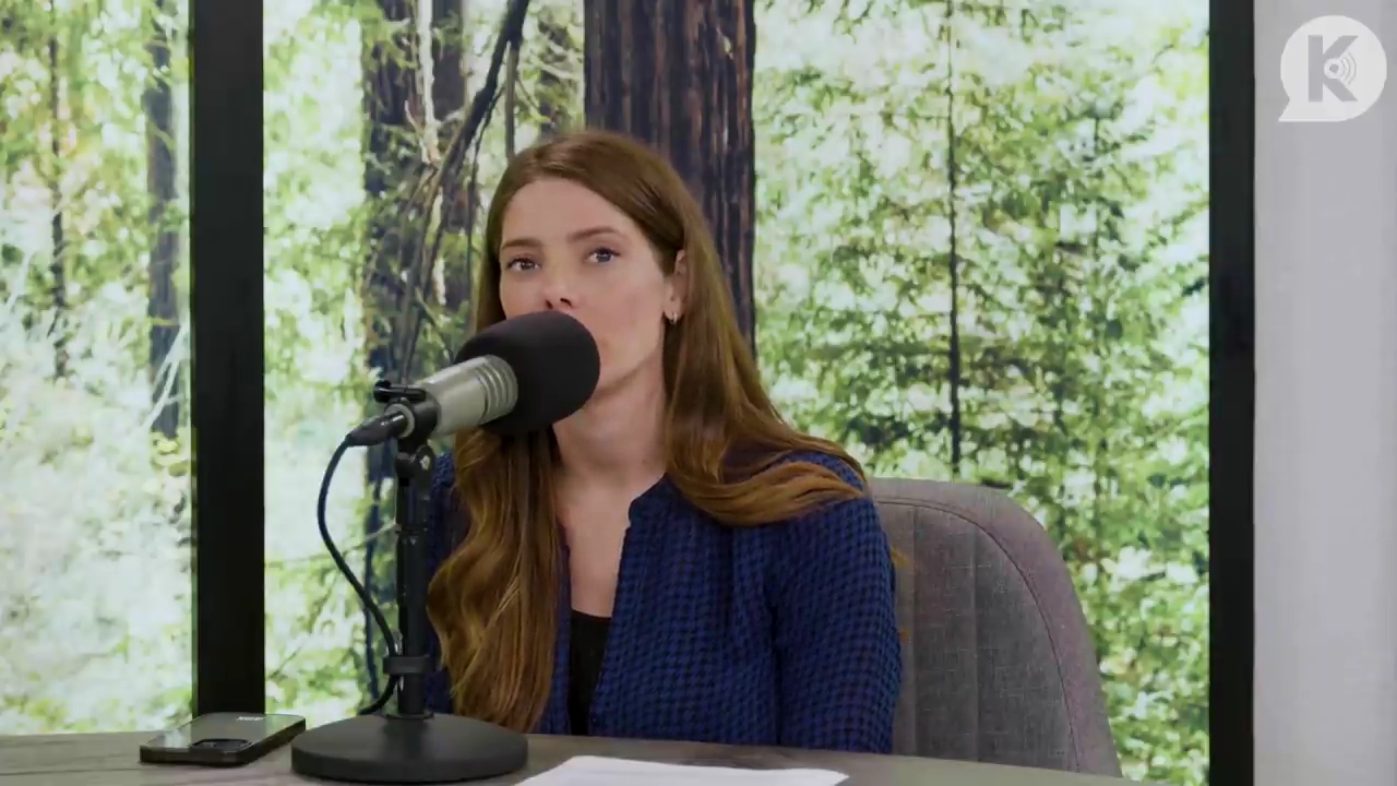 Ashley-Greene-dot-nl_TheTwilightEffectPostcast-Aflevering9NewMoonRewatchPart3of3-0843.jpg Ashley-Greene-dot-nl_TheTwilightEffectPostcast-Aflevering9NewMoonRewatchPart3of3-0843.jpg