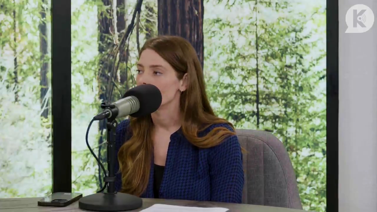 Ashley-Greene-dot-nl_TheTwilightEffectPostcast-Aflevering9NewMoonRewatchPart3of3-0844.jpg Ashley-Greene-dot-nl_TheTwilightEffectPostcast-Aflevering9NewMoonRewatchPart3of3-0844.jpg