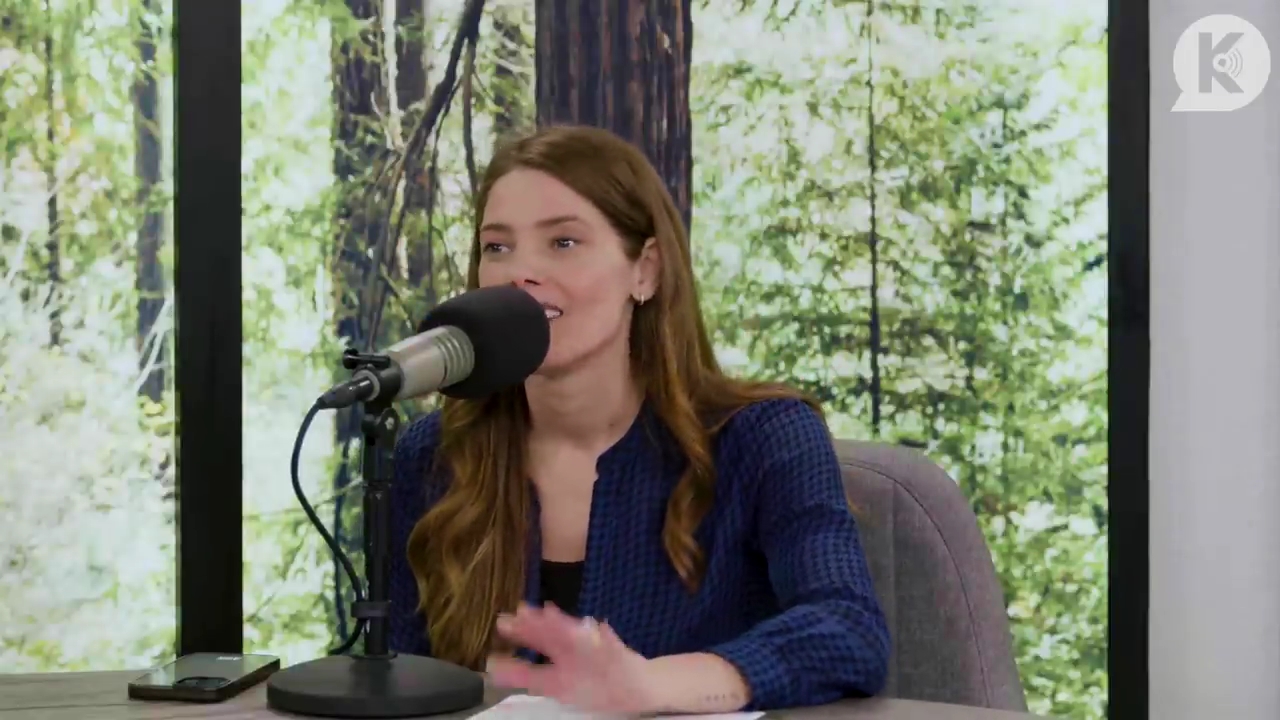 Ashley-Greene-dot-nl_TheTwilightEffectPostcast-Aflevering9NewMoonRewatchPart3of3-0857.jpg Ashley-Greene-dot-nl_TheTwilightEffectPostcast-Aflevering9NewMoonRewatchPart3of3-0857.jpg