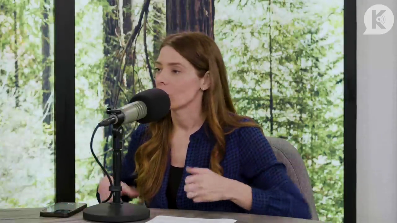 Ashley-Greene-dot-nl_TheTwilightEffectPostcast-Aflevering9NewMoonRewatchPart3of3-0882.jpg Ashley-Greene-dot-nl_TheTwilightEffectPostcast-Aflevering9NewMoonRewatchPart3of3-0882.jpg