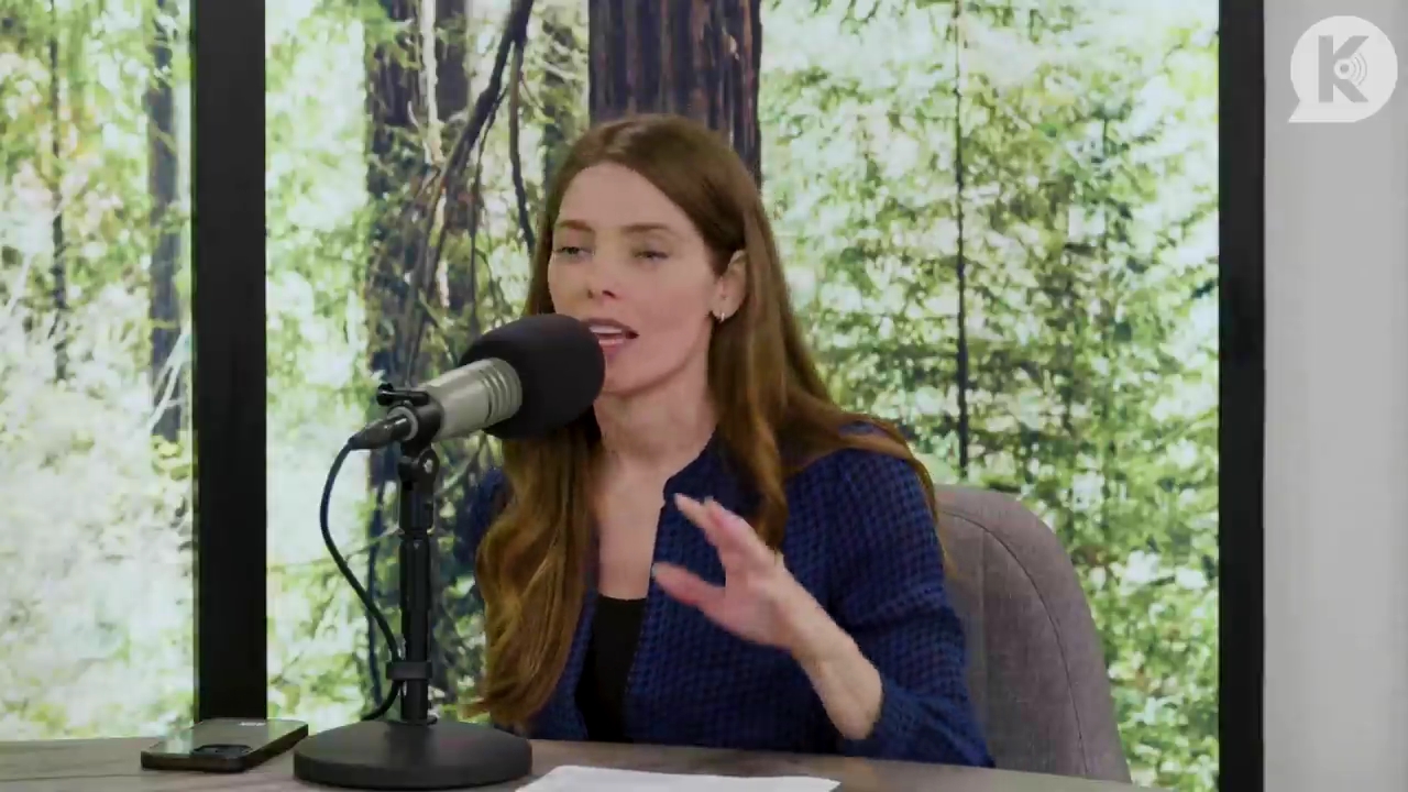 Ashley-Greene-dot-nl_TheTwilightEffectPostcast-Aflevering9NewMoonRewatchPart3of3-0884.jpg Ashley-Greene-dot-nl_TheTwilightEffectPostcast-Aflevering9NewMoonRewatchPart3of3-0884.jpg