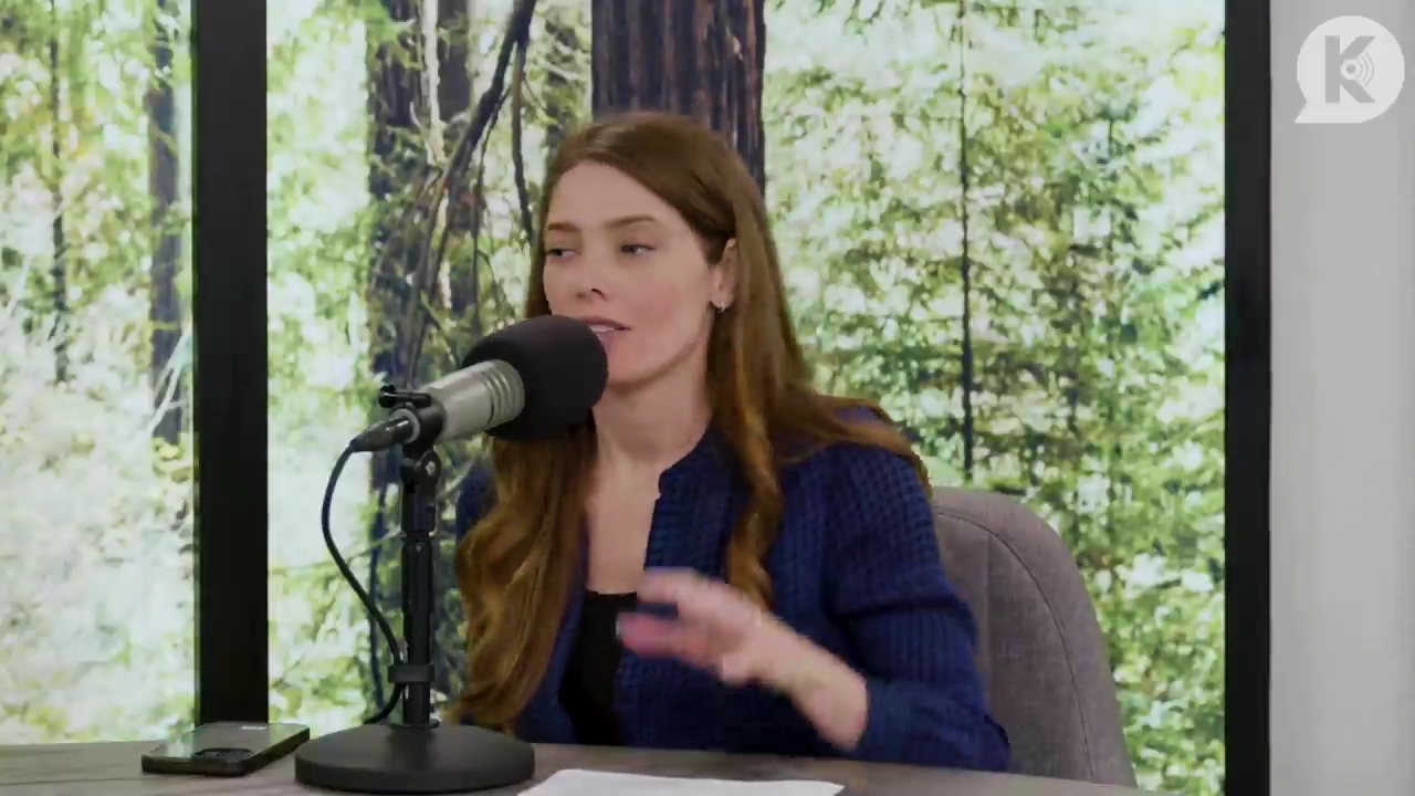 Ashley-Greene-dot-nl_TheTwilightEffectPostcast-Aflevering9NewMoonRewatchPart3of3-0885.jpg Ashley-Greene-dot-nl_TheTwilightEffectPostcast-Aflevering9NewMoonRewatchPart3of3-0885.jpg