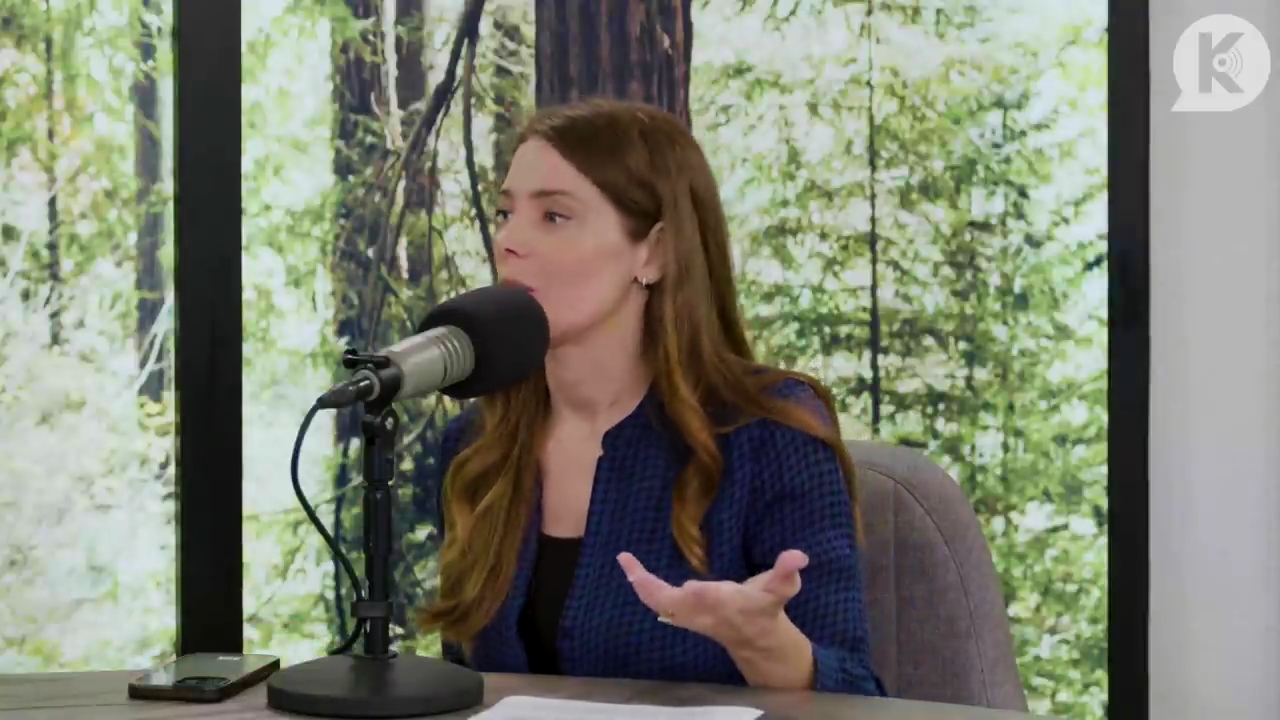 Ashley-Greene-dot-nl_TheTwilightEffectPostcast-Aflevering9NewMoonRewatchPart3of3-0887.jpg Ashley-Greene-dot-nl_TheTwilightEffectPostcast-Aflevering9NewMoonRewatchPart3of3-0887.jpg