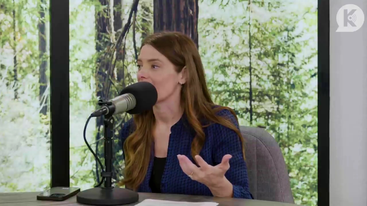 Ashley-Greene-dot-nl_TheTwilightEffectPostcast-Aflevering9NewMoonRewatchPart3of3-0889.jpg Ashley-Greene-dot-nl_TheTwilightEffectPostcast-Aflevering9NewMoonRewatchPart3of3-0889.jpg