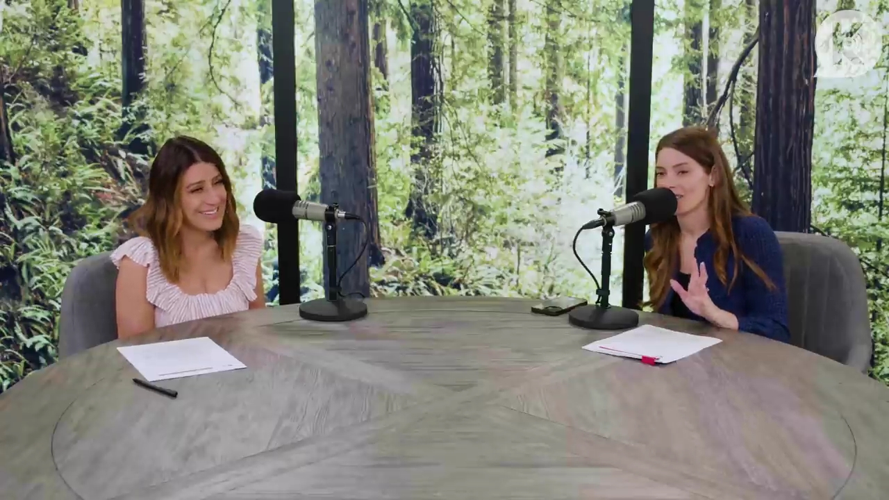 Ashley-Greene-dot-nl_TheTwilightEffectPostcast-Aflevering9NewMoonRewatchPart3of3-0899.jpg Ashley-Greene-dot-nl_TheTwilightEffectPostcast-Aflevering9NewMoonRewatchPart3of3-0899.jpg