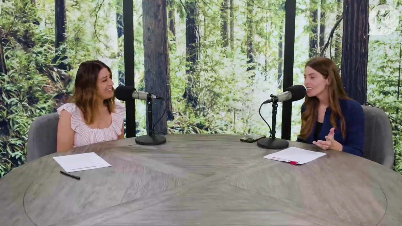 Ashley-Greene-dot-nl_TheTwilightEffectPostcast-Aflevering9NewMoonRewatchPart3of3-0901.jpg Ashley-Greene-dot-nl_TheTwilightEffectPostcast-Aflevering9NewMoonRewatchPart3of3-0901.jpg