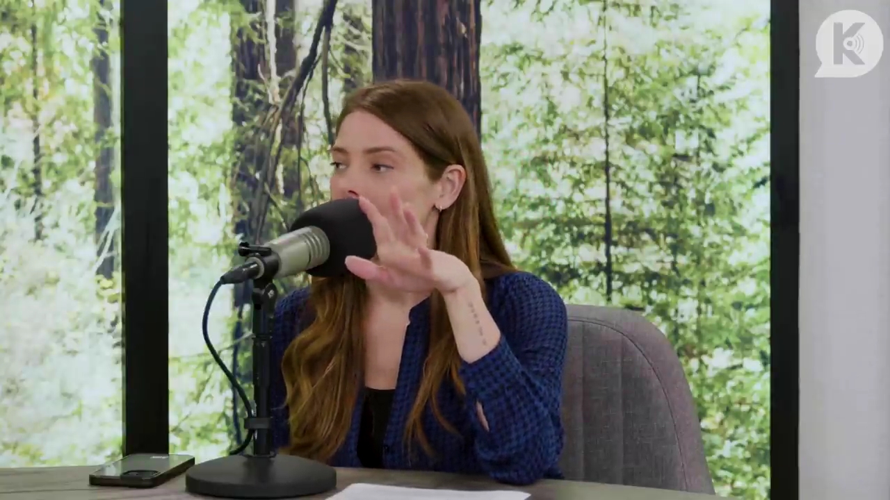 Ashley-Greene-dot-nl_TheTwilightEffectPostcast-Aflevering9NewMoonRewatchPart3of3-0919.jpg Ashley-Greene-dot-nl_TheTwilightEffectPostcast-Aflevering9NewMoonRewatchPart3of3-0919.jpg