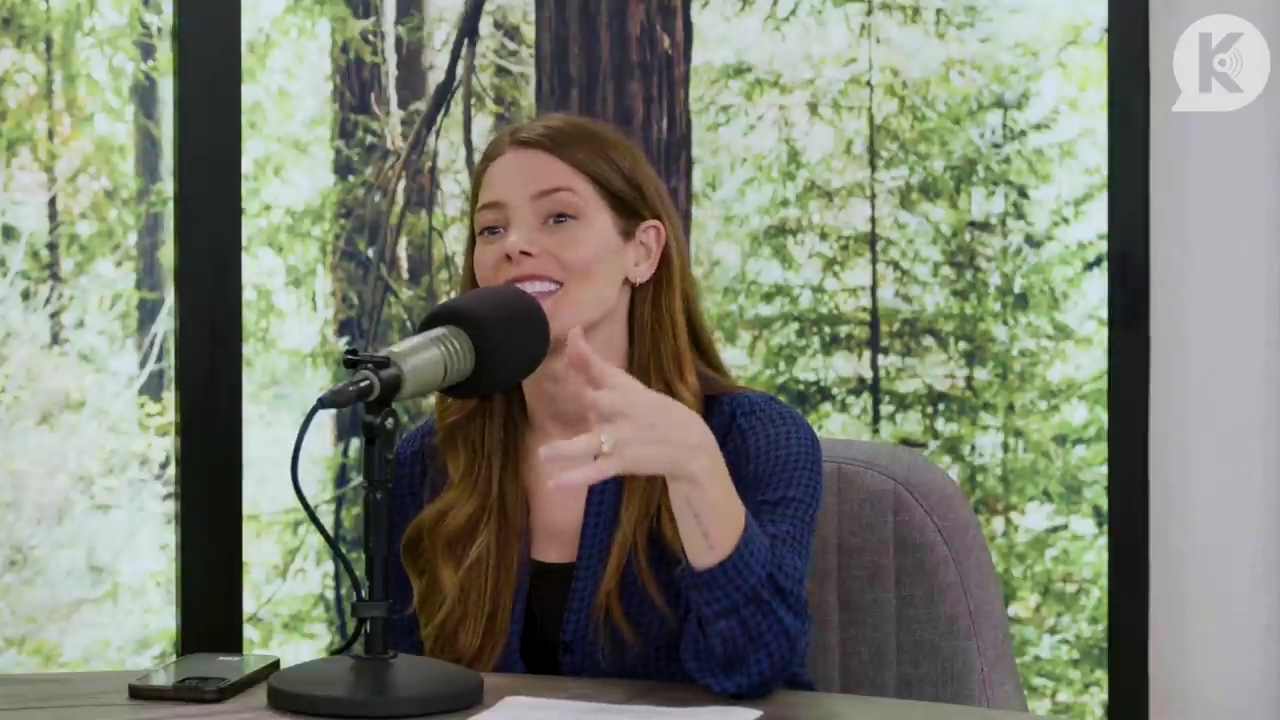 Ashley-Greene-dot-nl_TheTwilightEffectPostcast-Aflevering9NewMoonRewatchPart3of3-0923.jpg Ashley-Greene-dot-nl_TheTwilightEffectPostcast-Aflevering9NewMoonRewatchPart3of3-0923.jpg