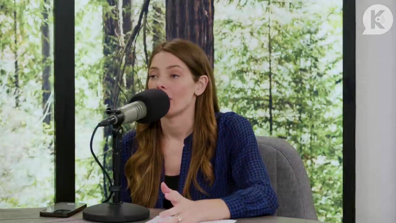 Ashley-Greene-dot-nl_TheTwilightEffectPostcast-Aflevering9NewMoonRewatchPart3of3-0949.jpg Ashley-Greene-dot-nl_TheTwilightEffectPostcast-Aflevering9NewMoonRewatchPart3of3-0949.jpg