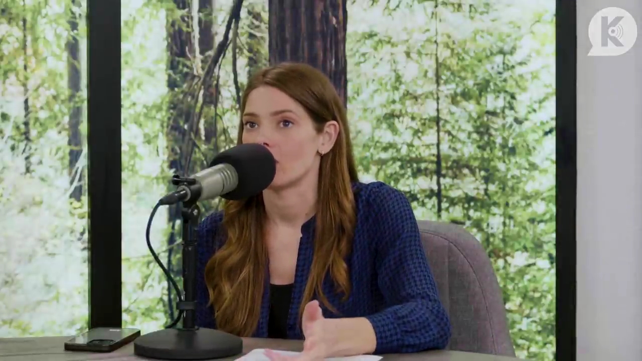 Ashley-Greene-dot-nl_TheTwilightEffectPostcast-Aflevering9NewMoonRewatchPart3of3-0950.jpg Ashley-Greene-dot-nl_TheTwilightEffectPostcast-Aflevering9NewMoonRewatchPart3of3-0950.jpg