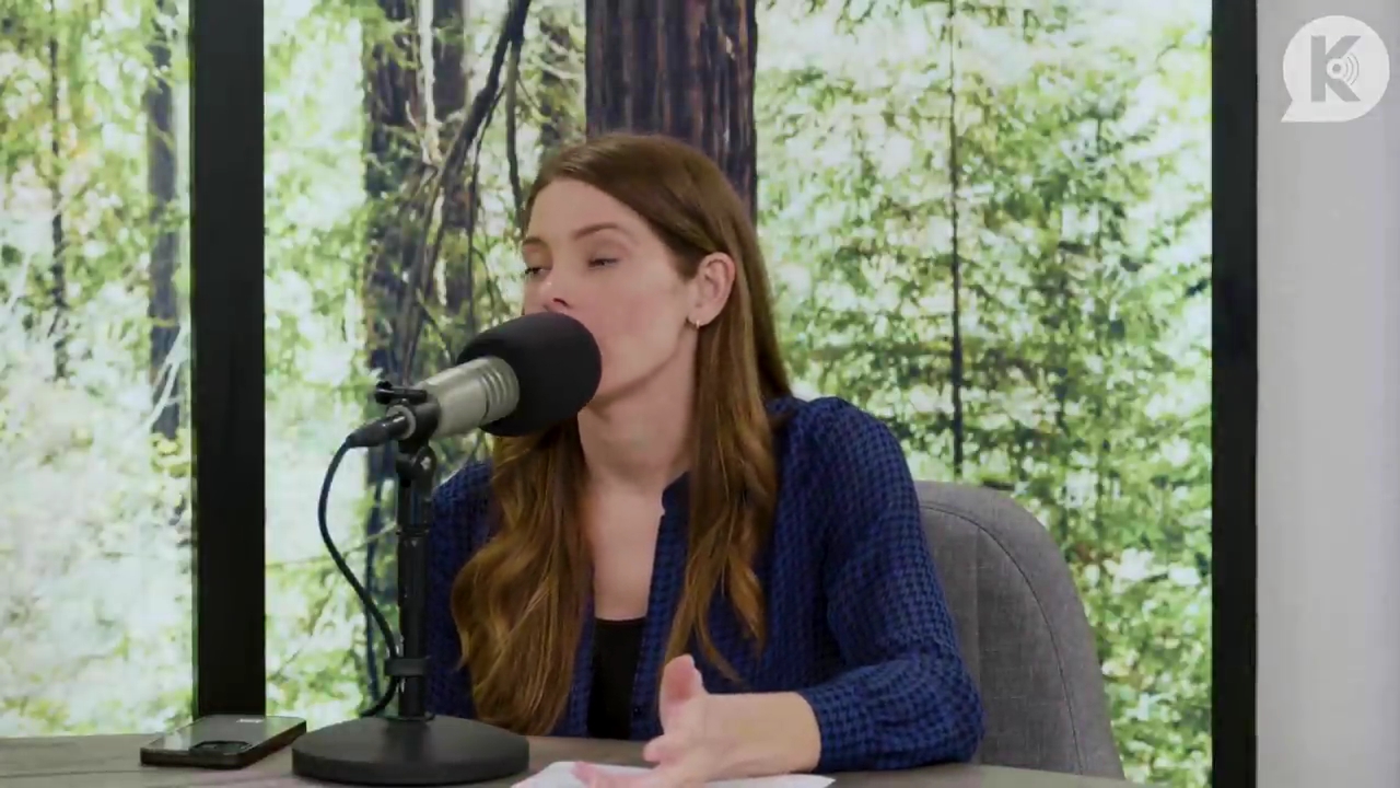 Ashley-Greene-dot-nl_TheTwilightEffectPostcast-Aflevering9NewMoonRewatchPart3of3-0952.jpg Ashley-Greene-dot-nl_TheTwilightEffectPostcast-Aflevering9NewMoonRewatchPart3of3-0952.jpg