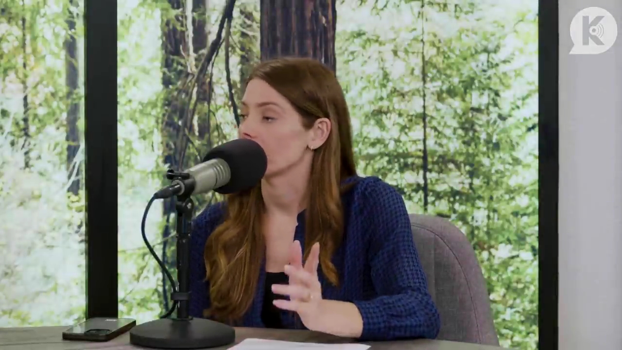 Ashley-Greene-dot-nl_TheTwilightEffectPostcast-Aflevering9NewMoonRewatchPart3of3-0953.jpg Ashley-Greene-dot-nl_TheTwilightEffectPostcast-Aflevering9NewMoonRewatchPart3of3-0953.jpg