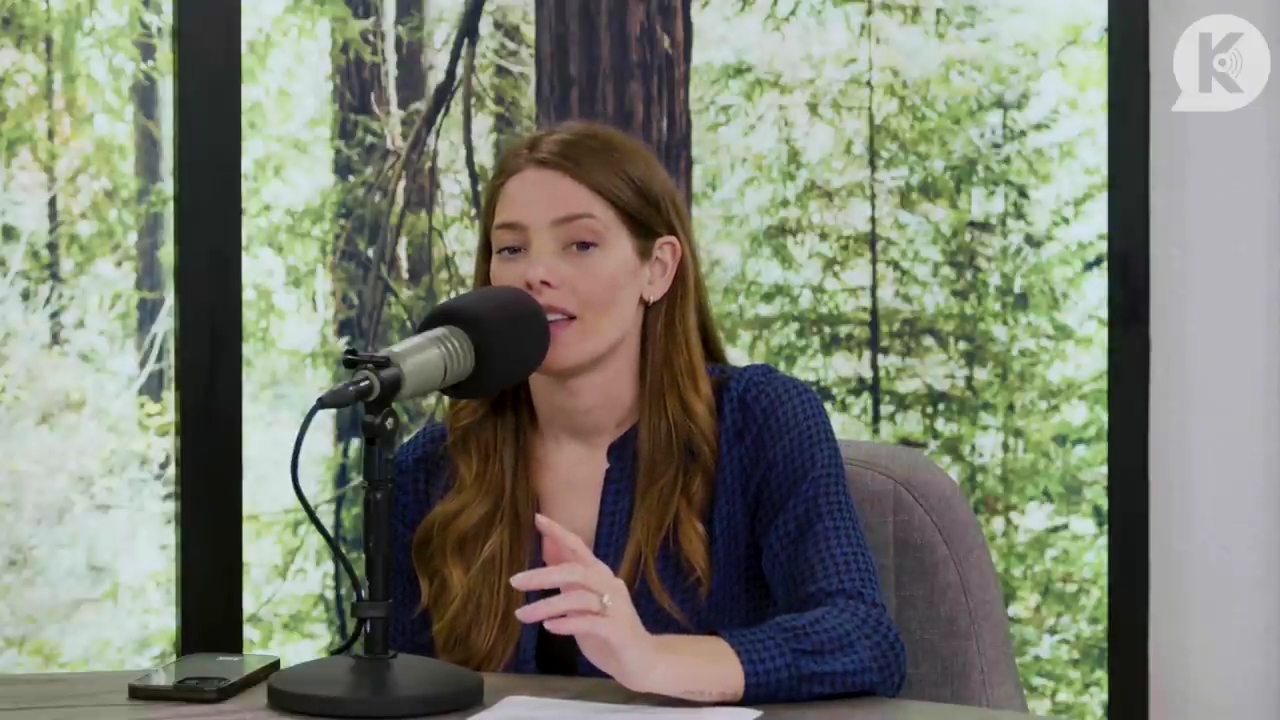 Ashley-Greene-dot-nl_TheTwilightEffectPostcast-Aflevering9NewMoonRewatchPart3of3-0956.jpg Ashley-Greene-dot-nl_TheTwilightEffectPostcast-Aflevering9NewMoonRewatchPart3of3-0956.jpg