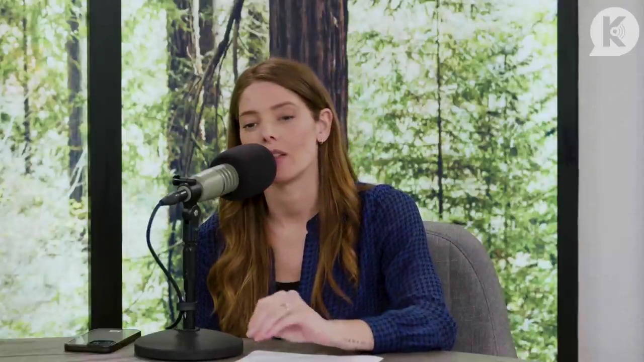 Ashley-Greene-dot-nl_TheTwilightEffectPostcast-Aflevering9NewMoonRewatchPart3of3-0963.jpg Ashley-Greene-dot-nl_TheTwilightEffectPostcast-Aflevering9NewMoonRewatchPart3of3-0963.jpg