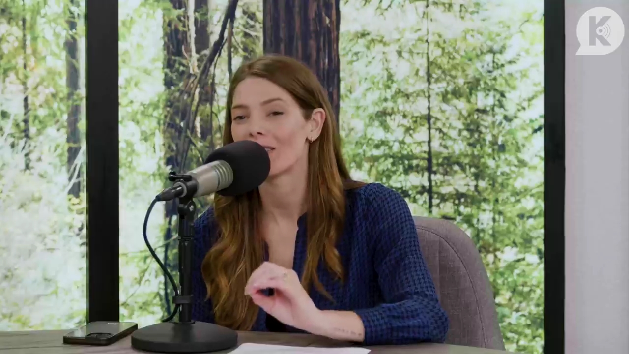 Ashley-Greene-dot-nl_TheTwilightEffectPostcast-Aflevering9NewMoonRewatchPart3of3-0966.jpg Ashley-Greene-dot-nl_TheTwilightEffectPostcast-Aflevering9NewMoonRewatchPart3of3-0966.jpg