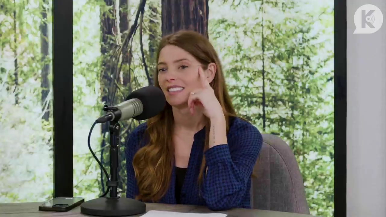 Ashley-Greene-dot-nl_TheTwilightEffectPostcast-Aflevering9NewMoonRewatchPart3of3-0990.jpg Ashley-Greene-dot-nl_TheTwilightEffectPostcast-Aflevering9NewMoonRewatchPart3of3-0990.jpg